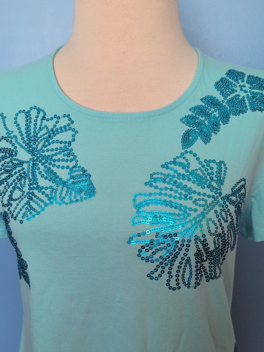 Chico's Turquoise Tropical Sequin Palm Leaf Hibiscus Tee Size S - Picture 2 of 8